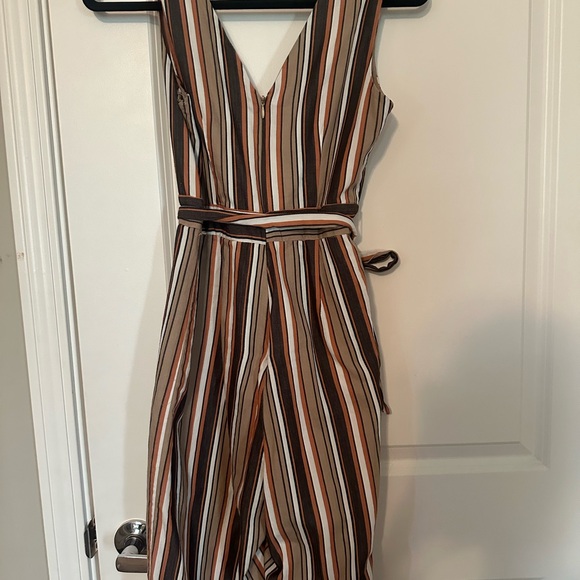 Two jumpsuits - Picture 2 of 8